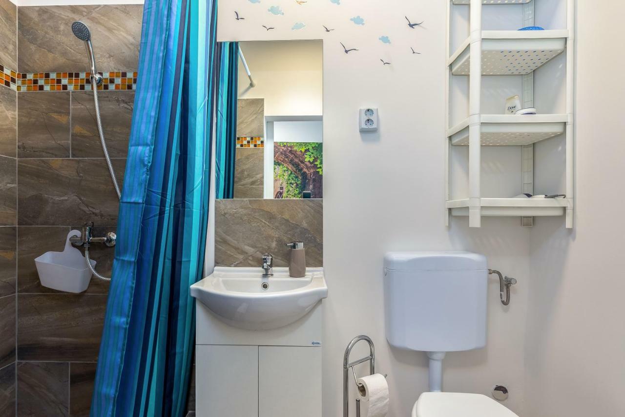 Center Rooms With Terrace Рийека Екстериор снимка