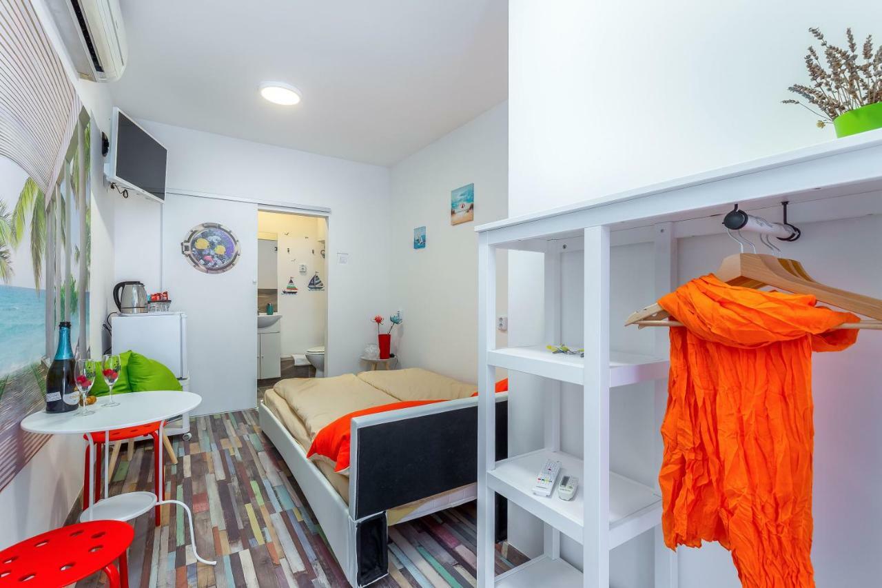Center Rooms With Terrace Рийека Екстериор снимка