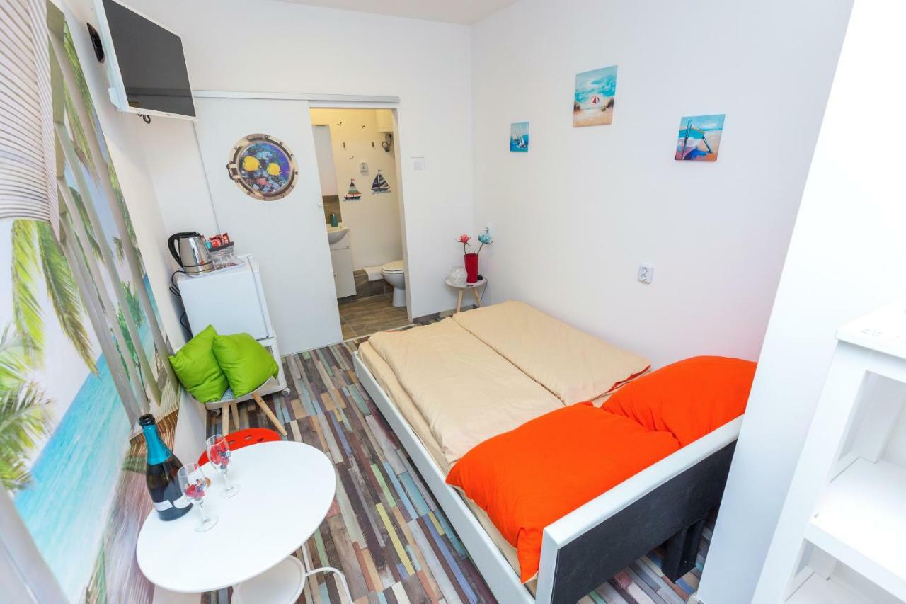 Center Rooms With Terrace Рийека Екстериор снимка